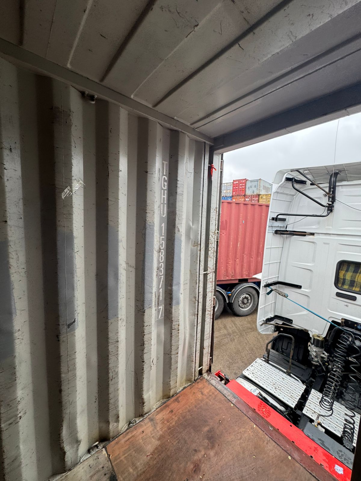 Морской контейнер TGHU1583717